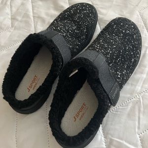 Memory foam slippers
